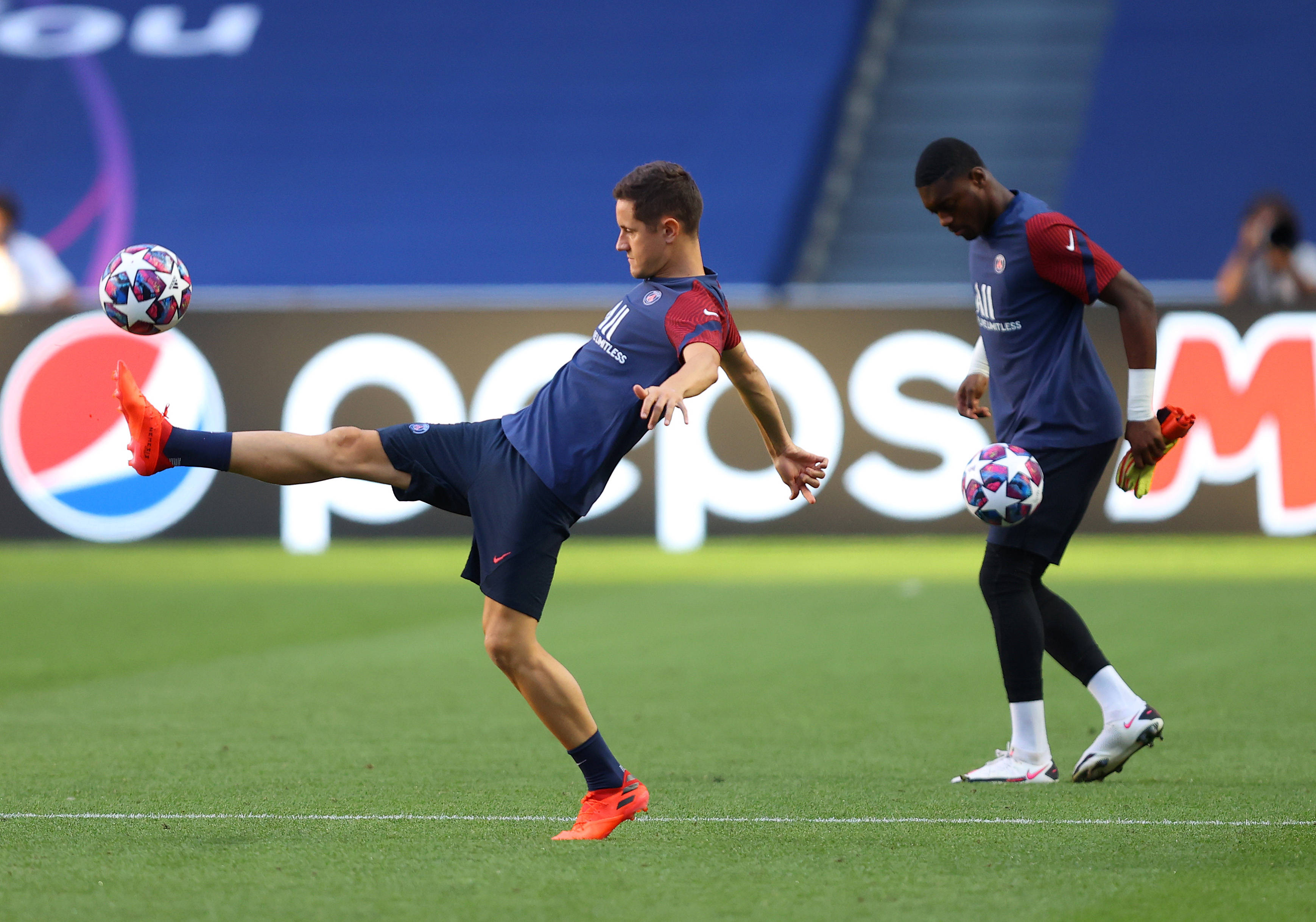 尼斯发布备战花絮；集结日刷新队史纪录；欧冠任务艰巨；训练强度明显提升(国防部宣布备战了吗)